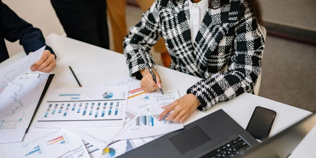 Outsourced Accounting Vs In-House: What’s Best for Your Business?